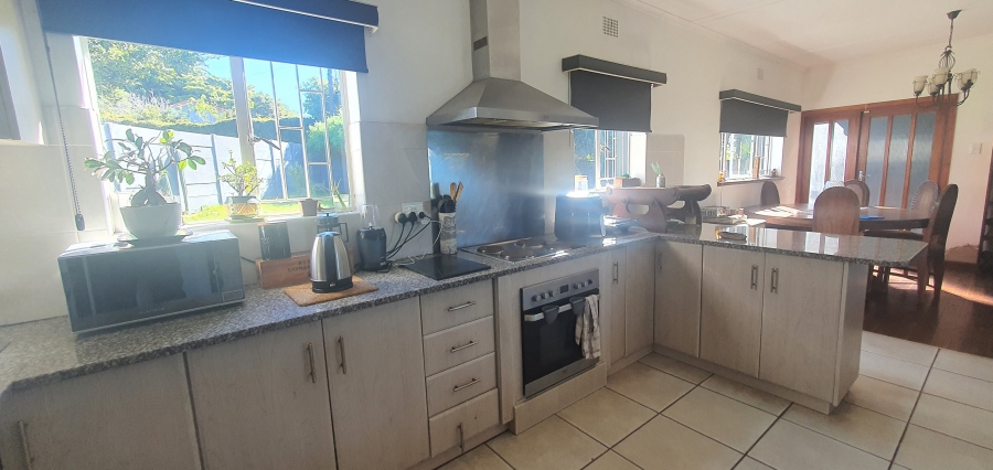 3 Bedroom Property for Sale in Mossel Bay Central Western Cape